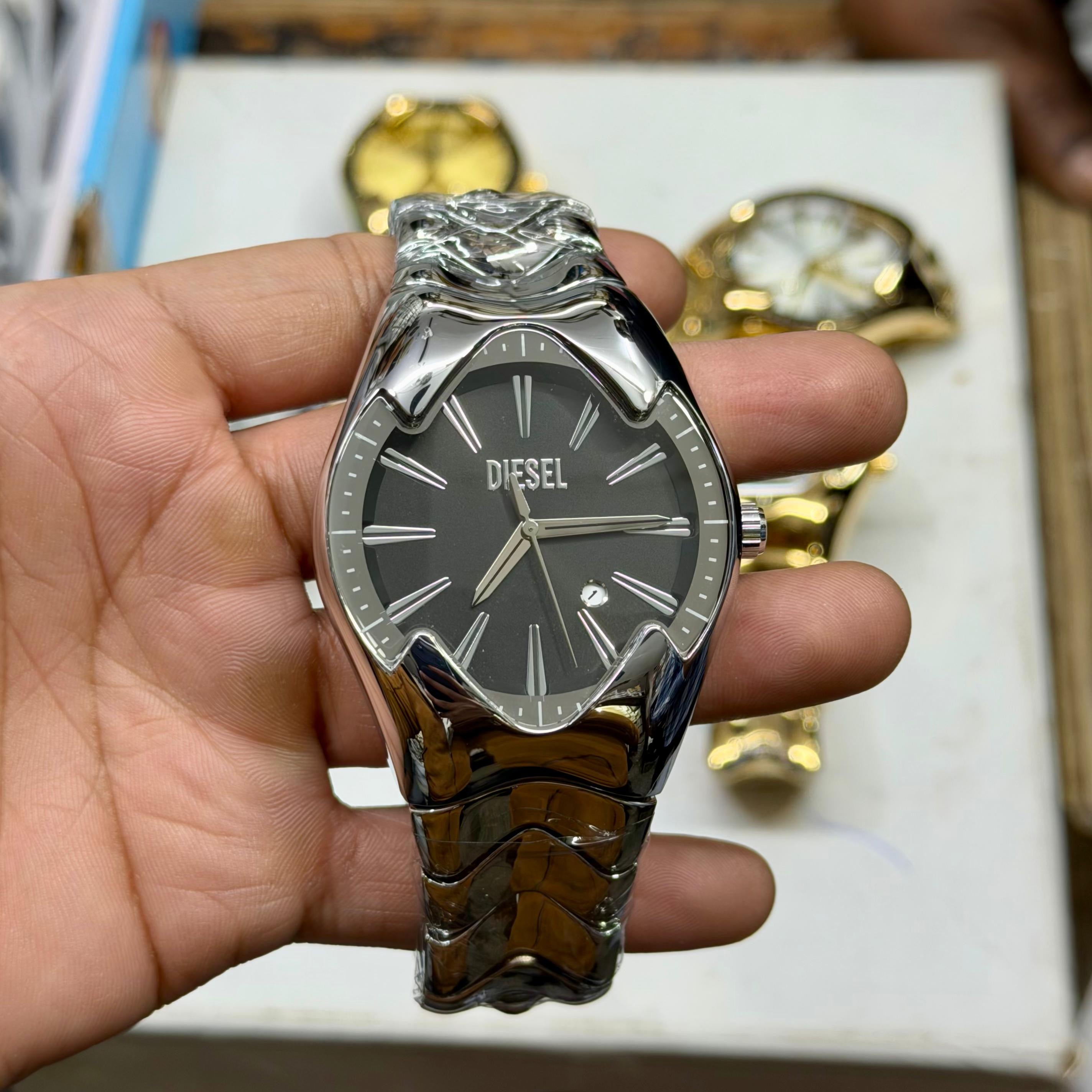 WATCH DZ4659
