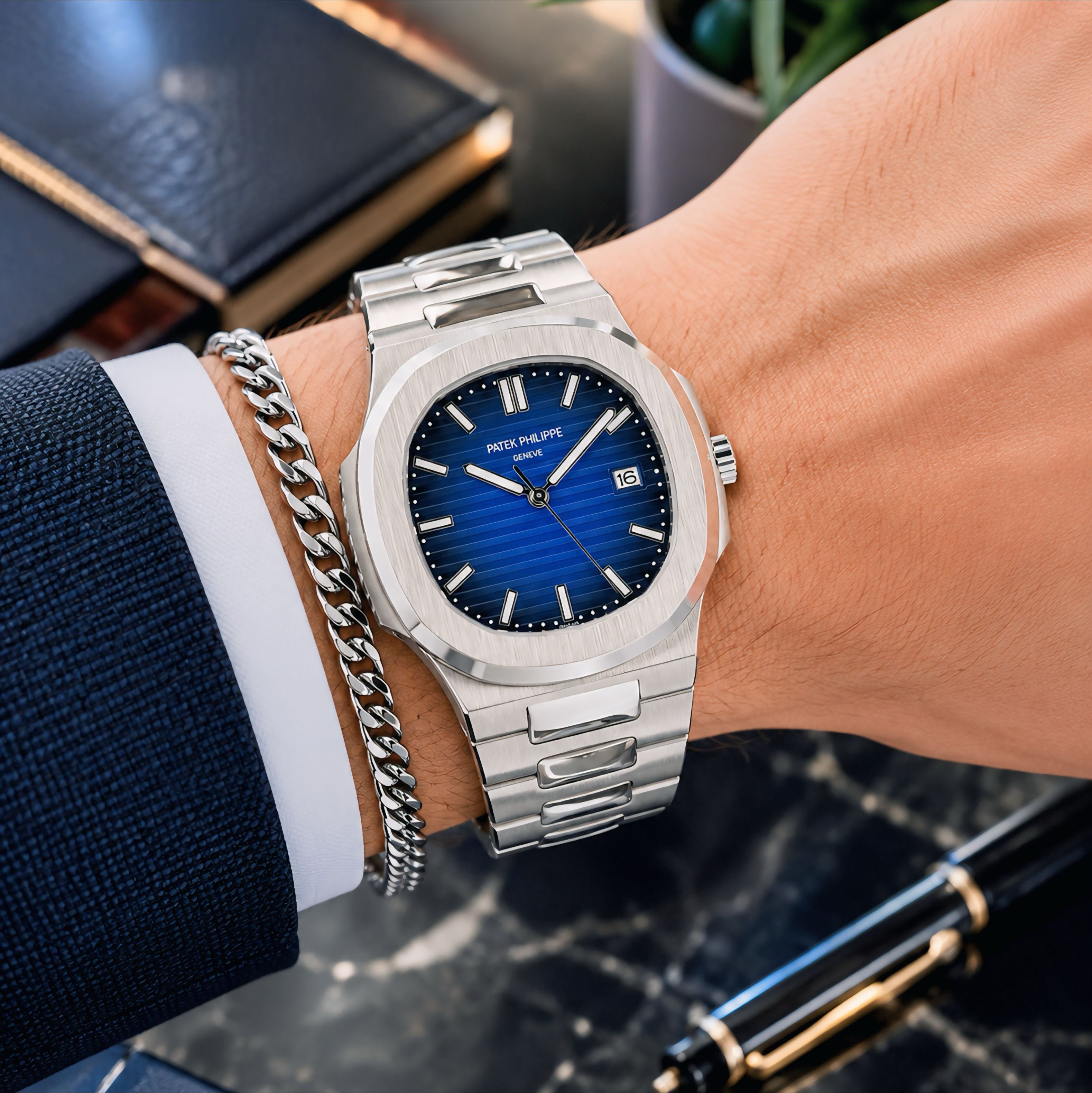 WATCH PATEK NAUTILUS