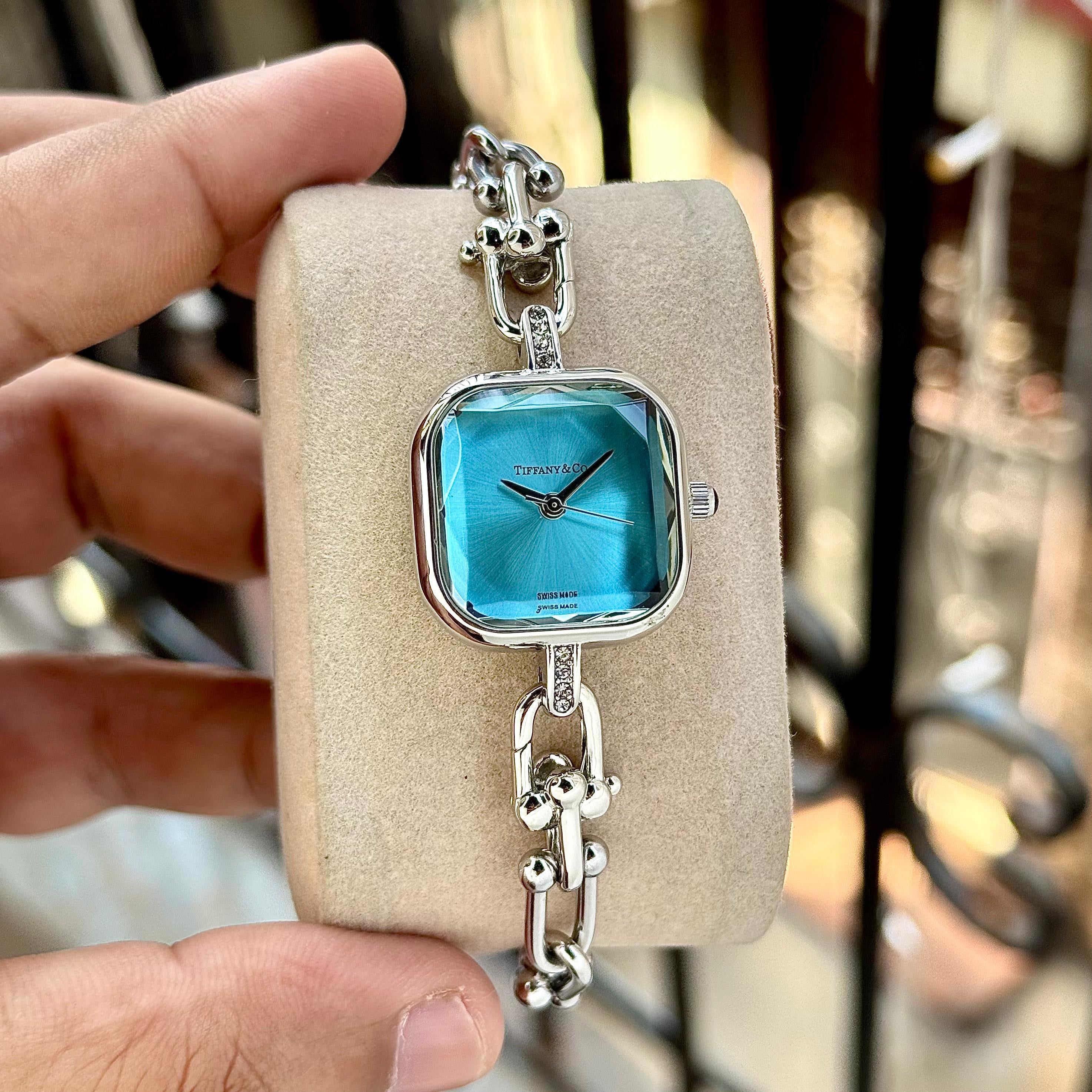 WOMEN WATCH 024
