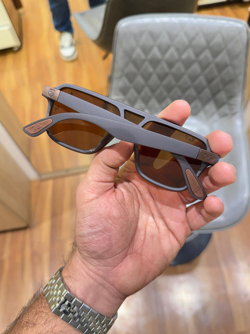 GLASS 7010