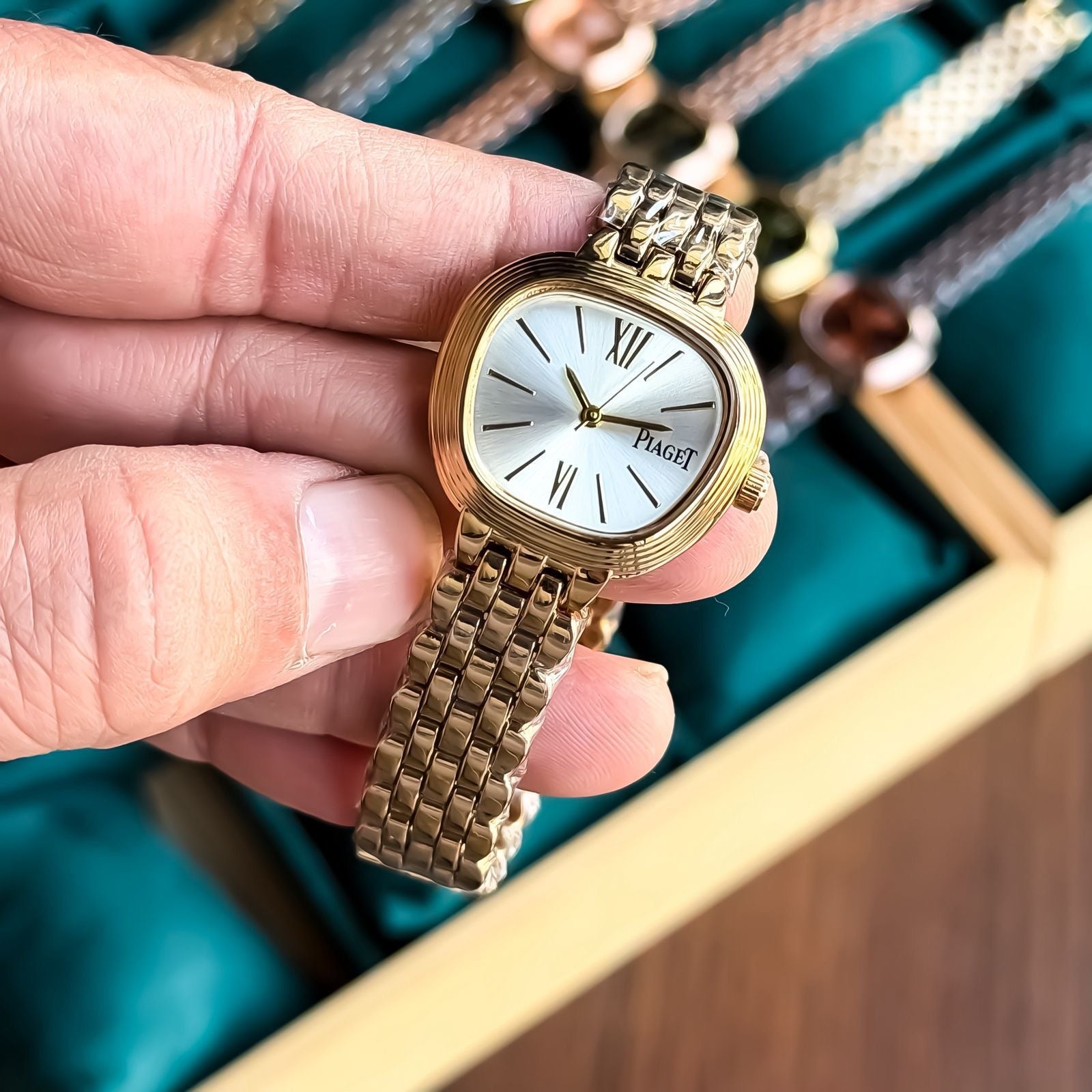 WOMEN WATCH 012