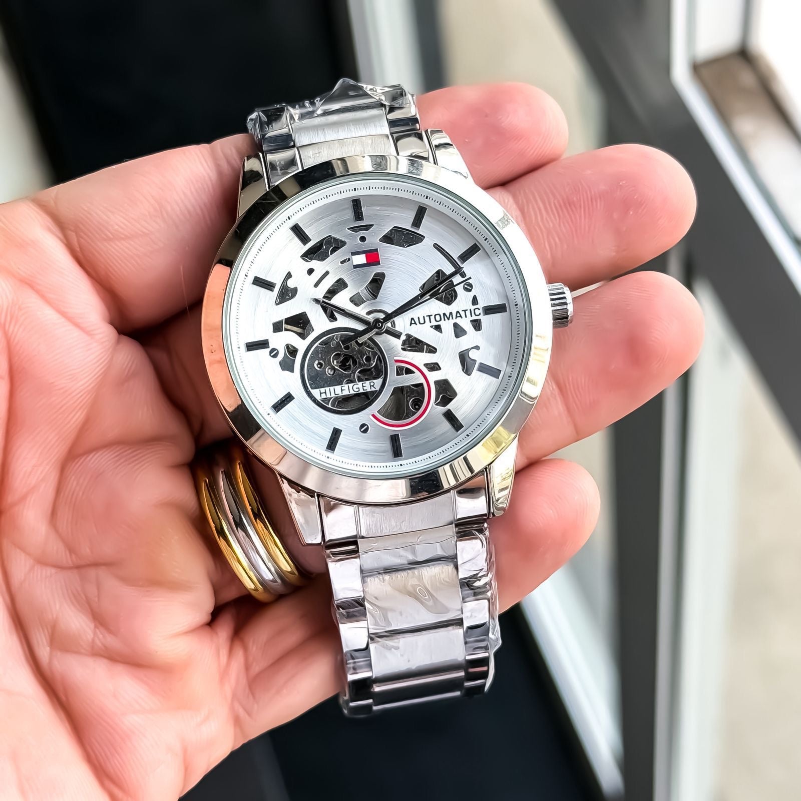 WATCH 116