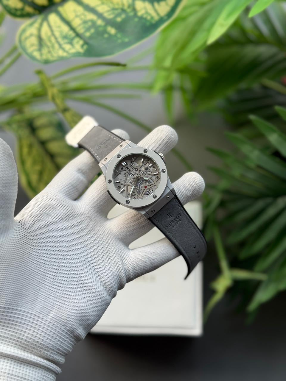 WATCH 055