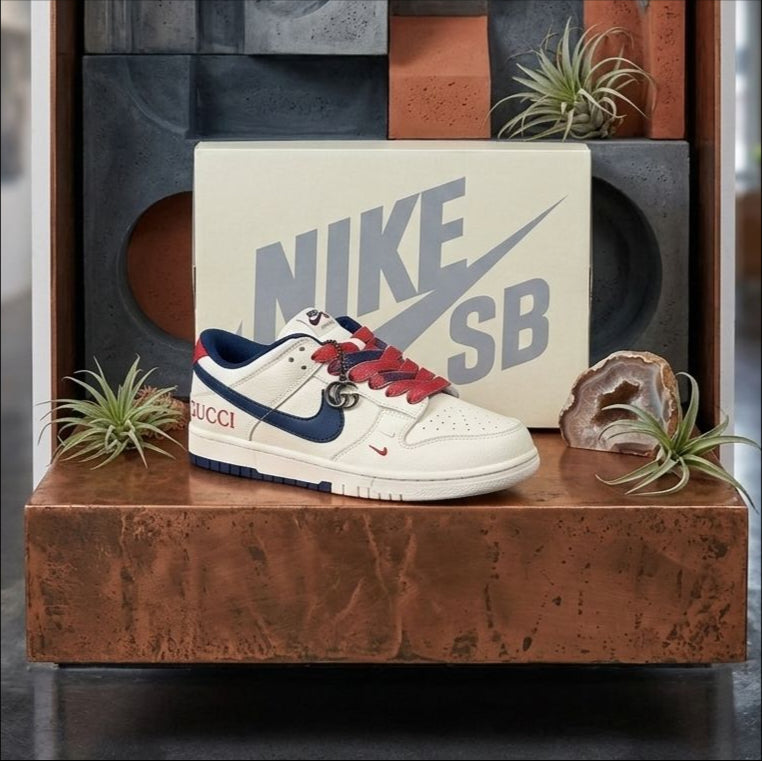 SB DUNK X GUCCI CUSTOM