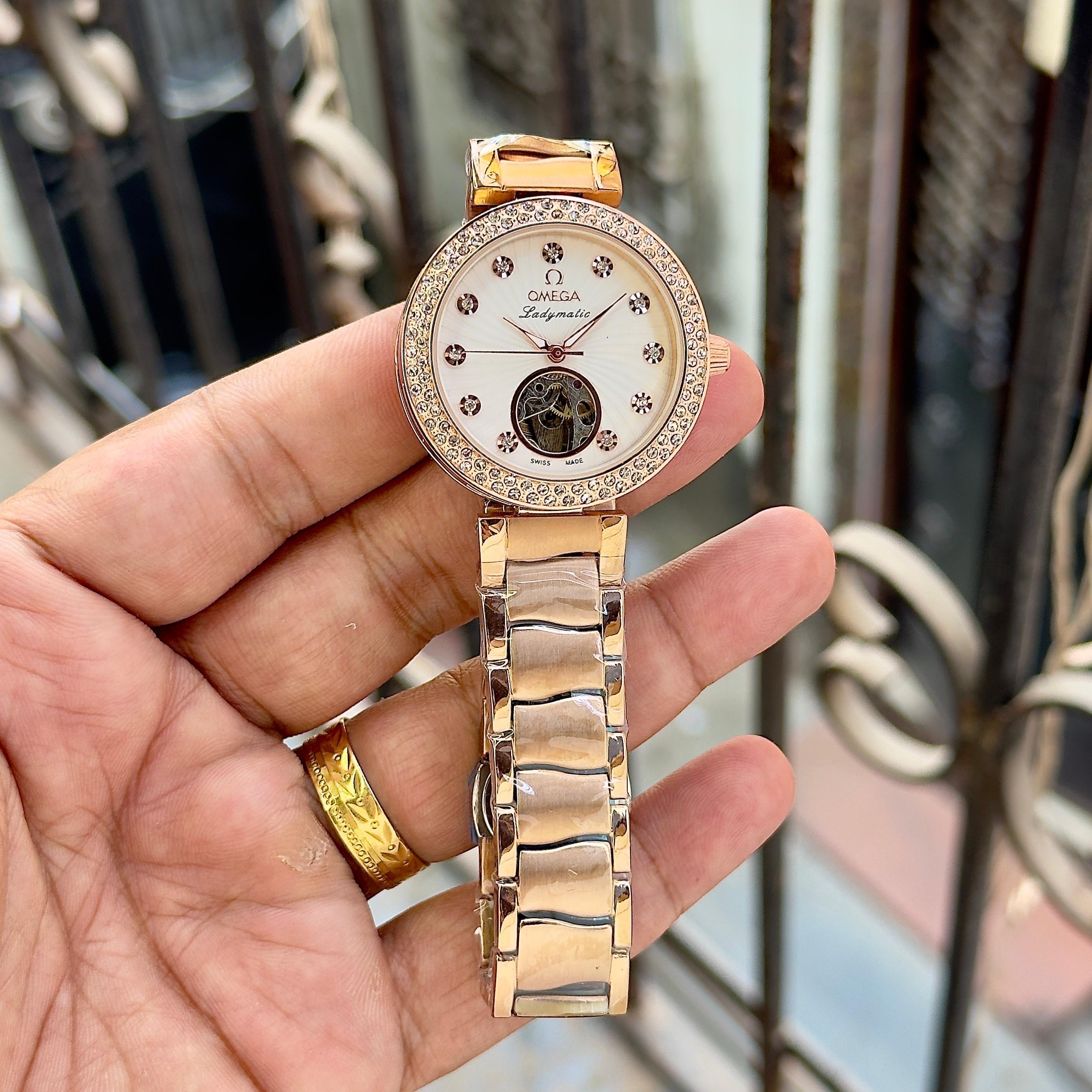 WOMEN WATCH