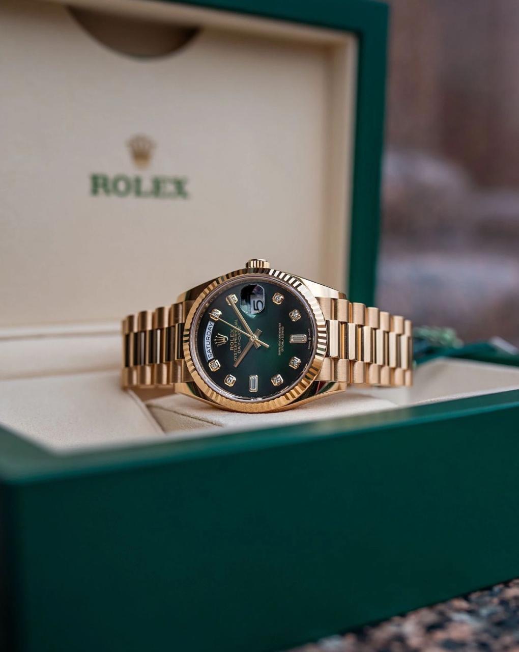 WATCH DAY - DATE