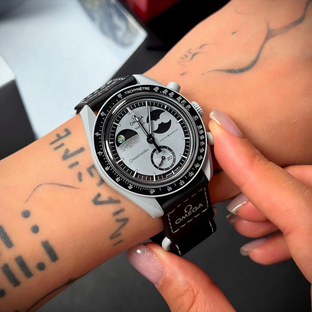 WATCH MOONSWATCH