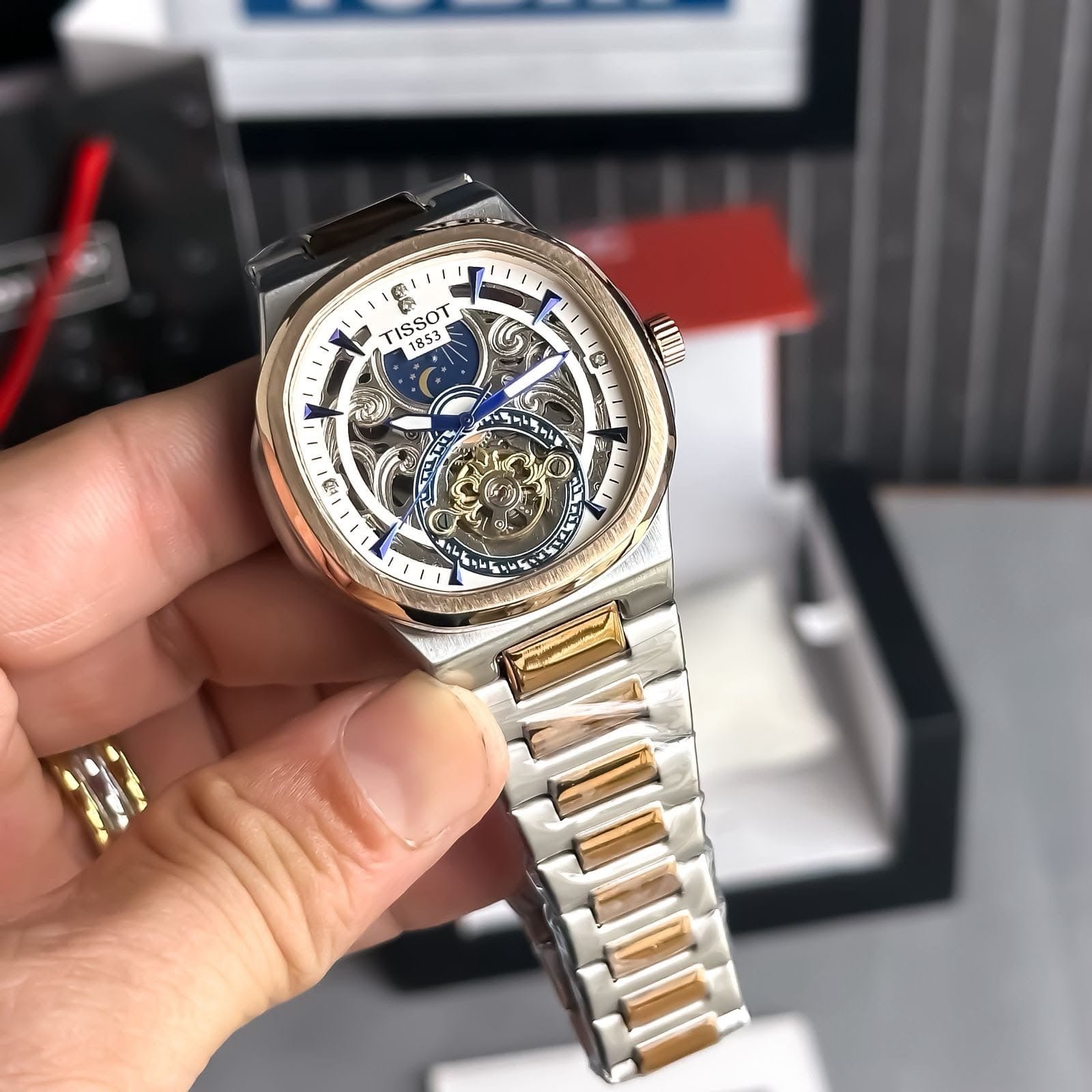 WATCH AUTOMATIC