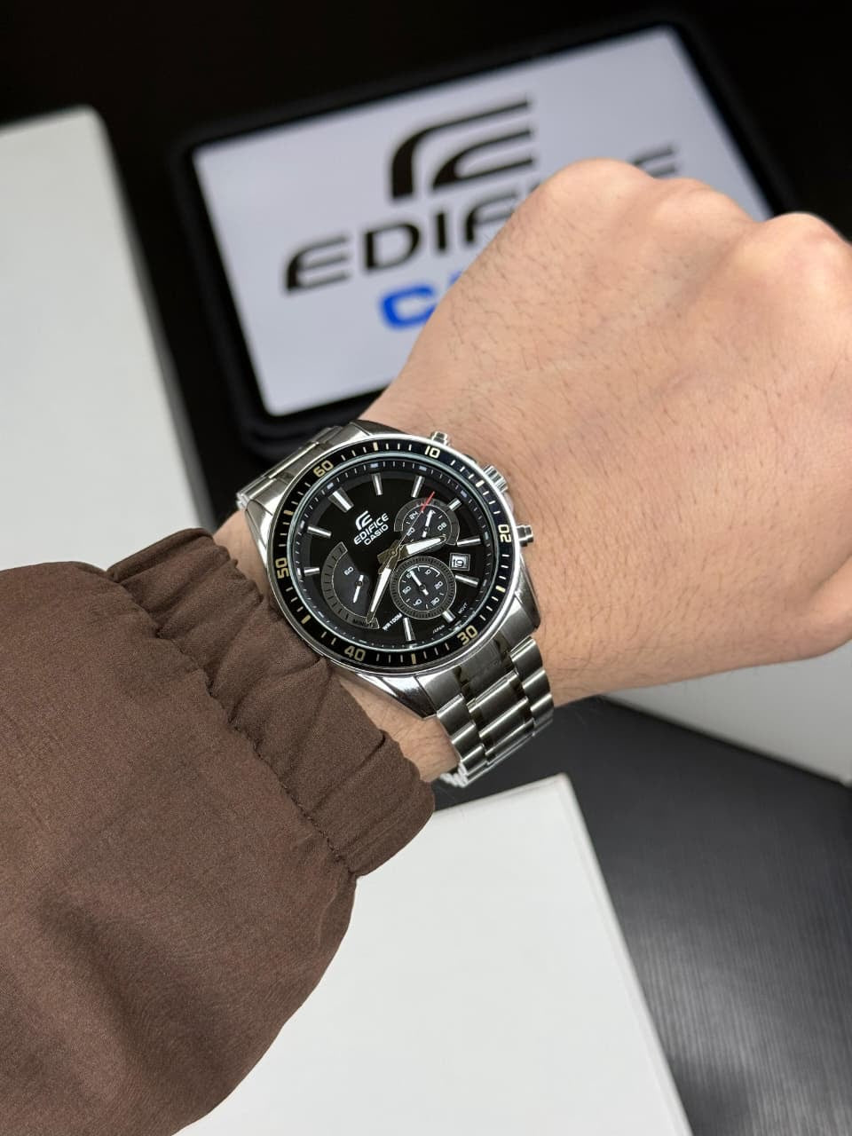 WATCH 169