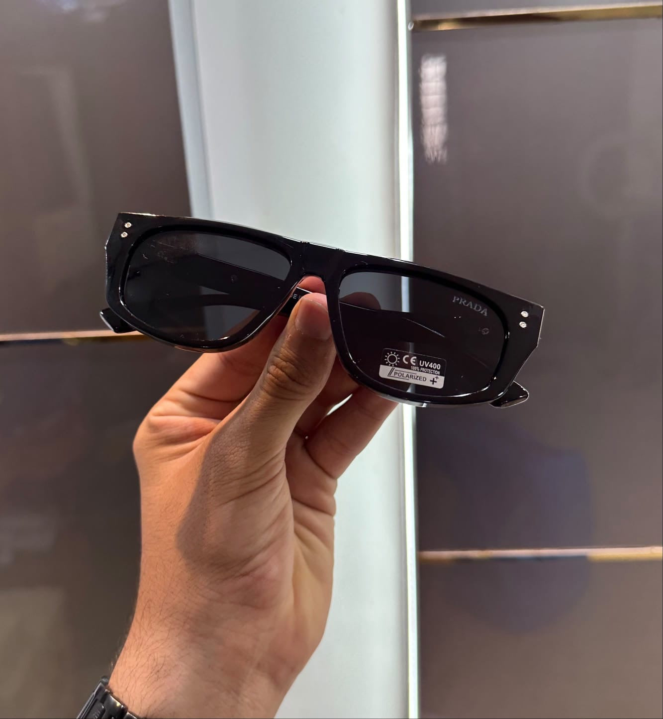 GLASS 888