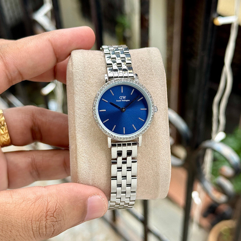 WOMEN WATCH 037