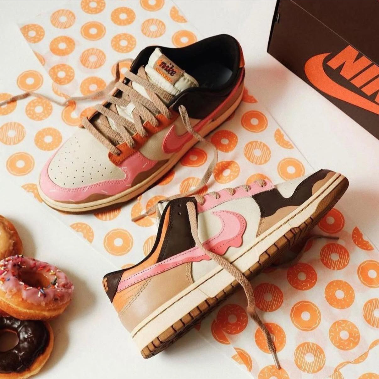 SB DUNK DUNKIN DONUTS
