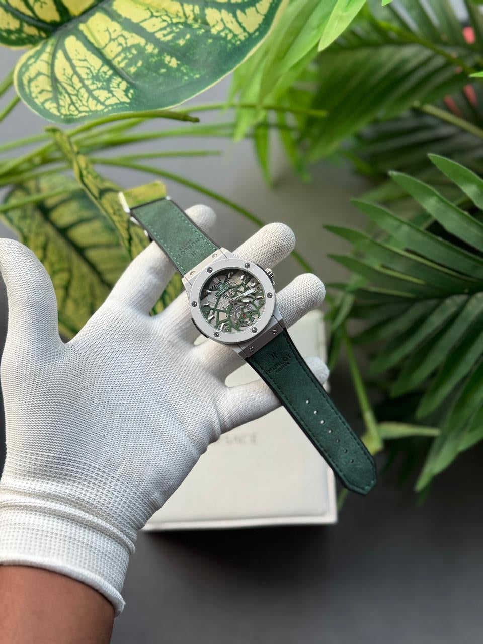WATCH 055