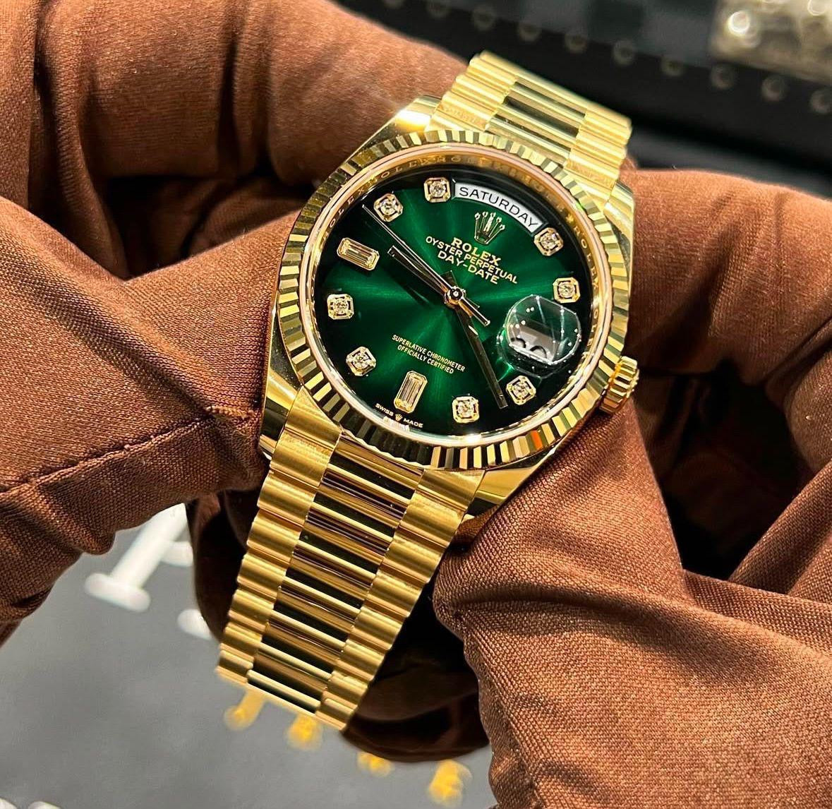 WATCH DAY - DATE