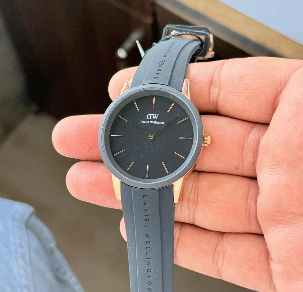 WATCH DW 173