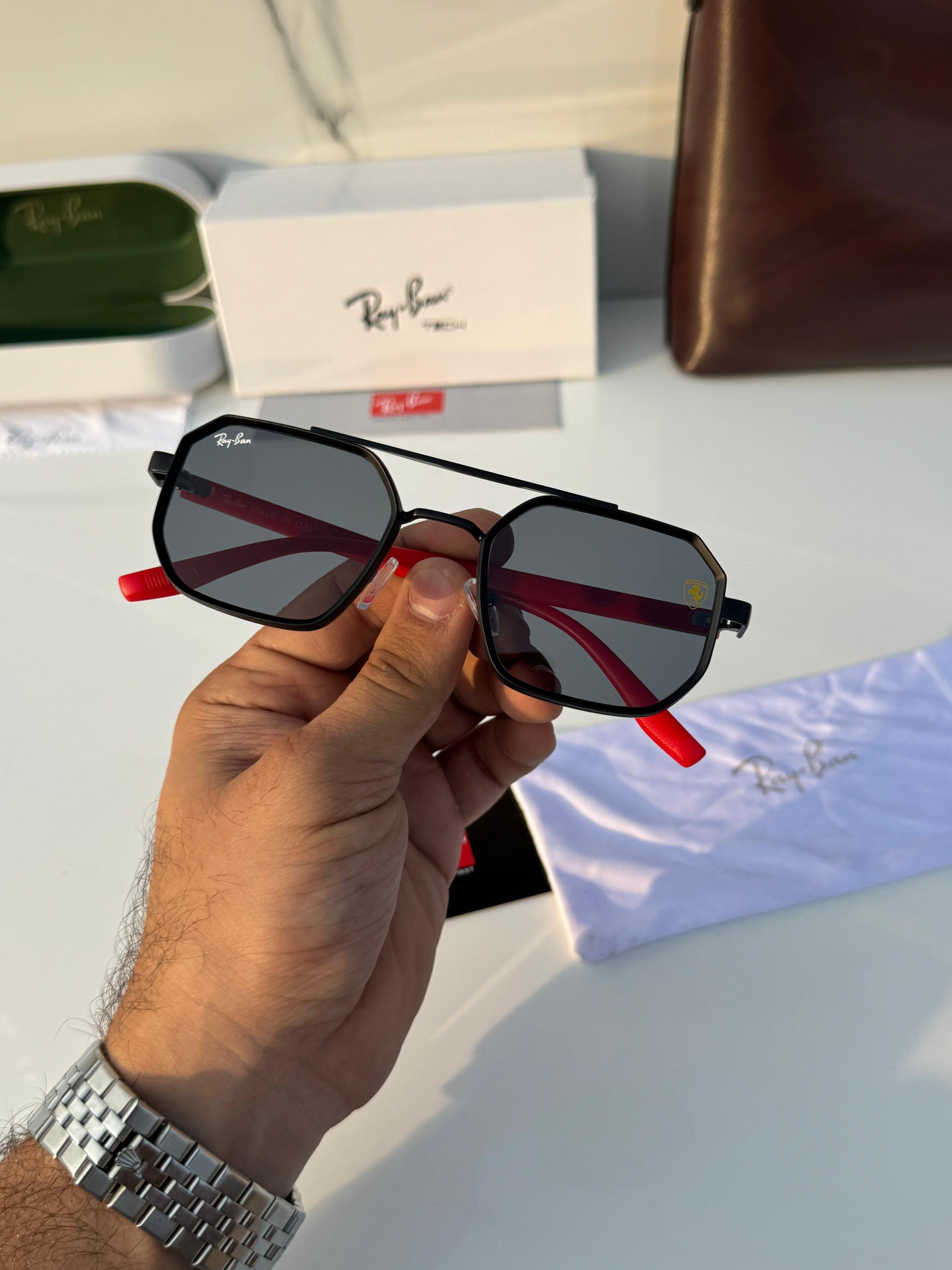 GLASS 8820