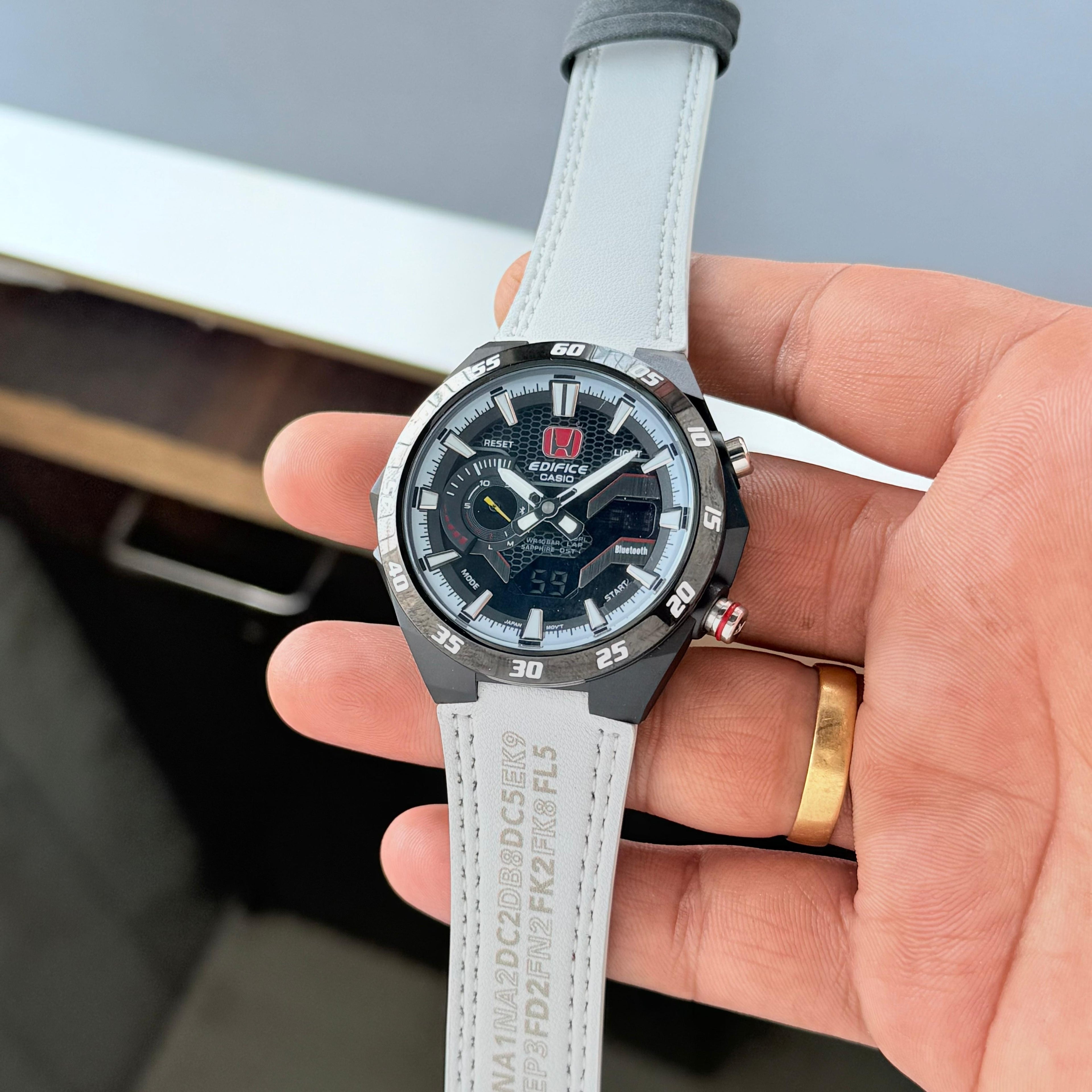 WATCH 030