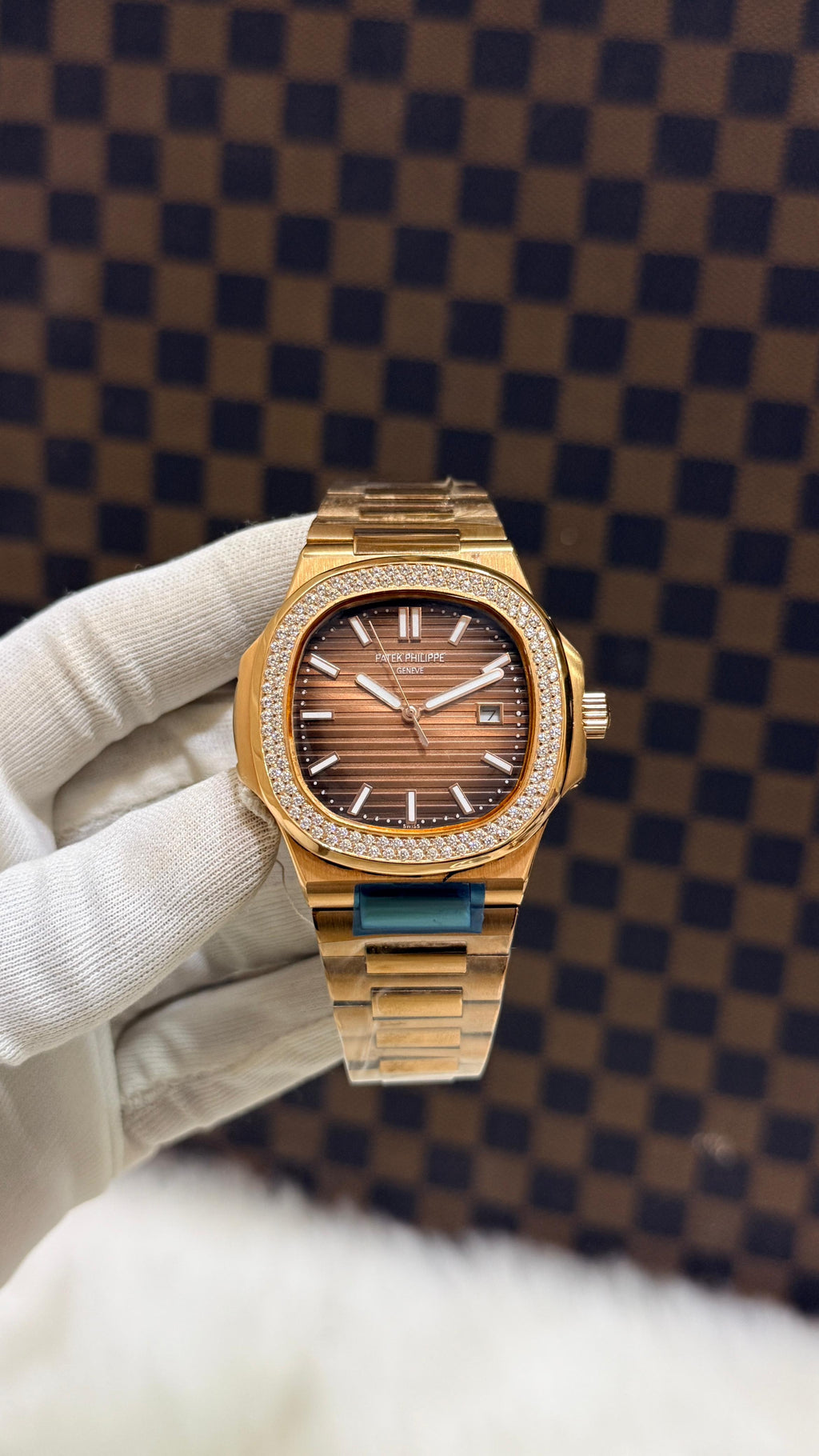 WATCH 074