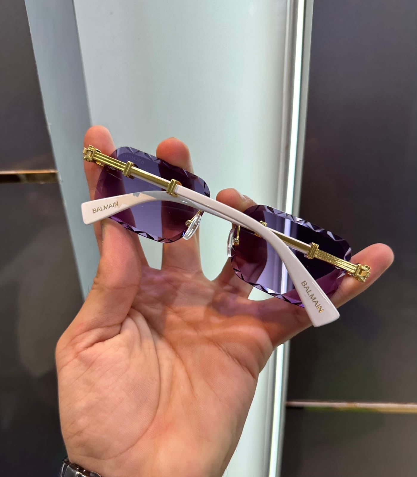 GLASS 0080