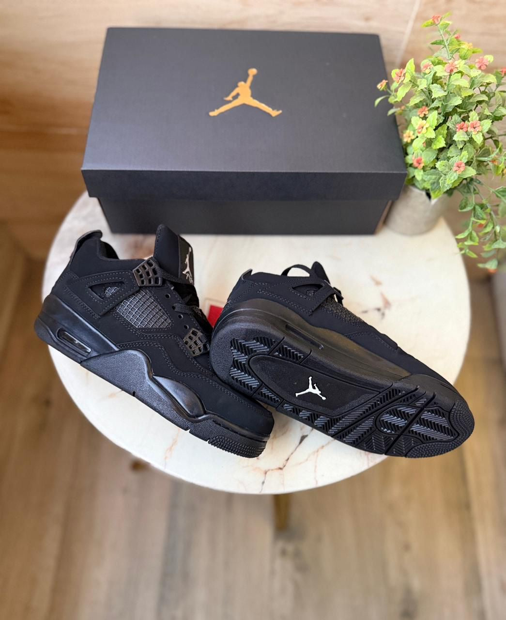 RETRO 4 BLACK CAT