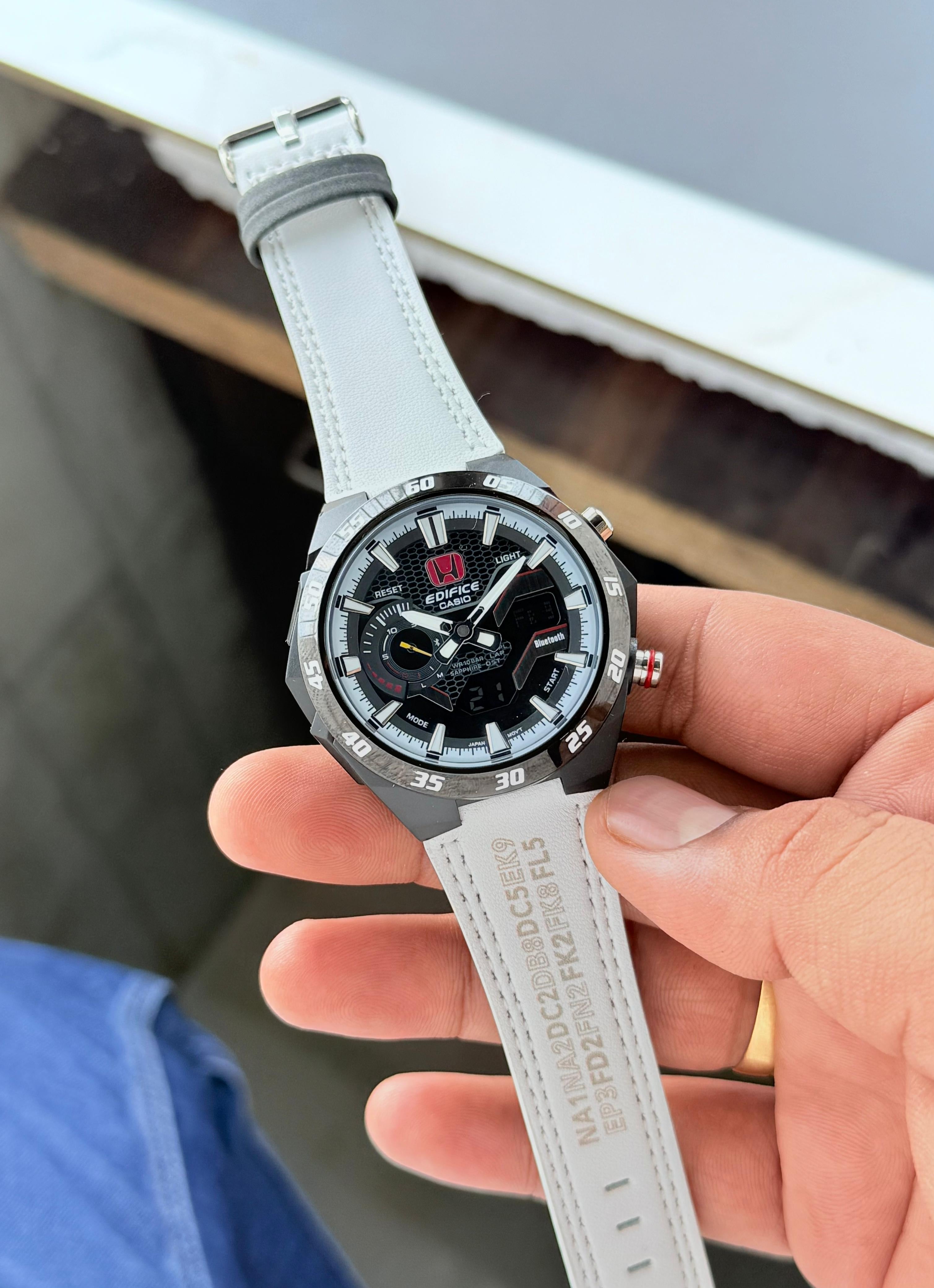 WATCH 030