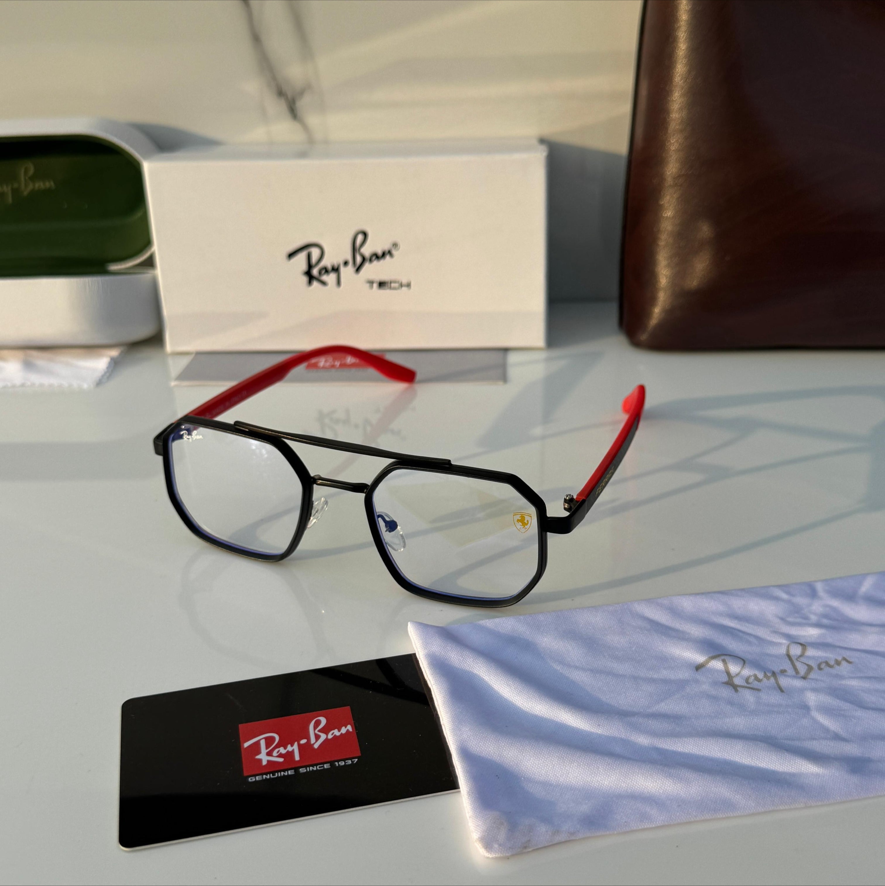 GLASS 8820