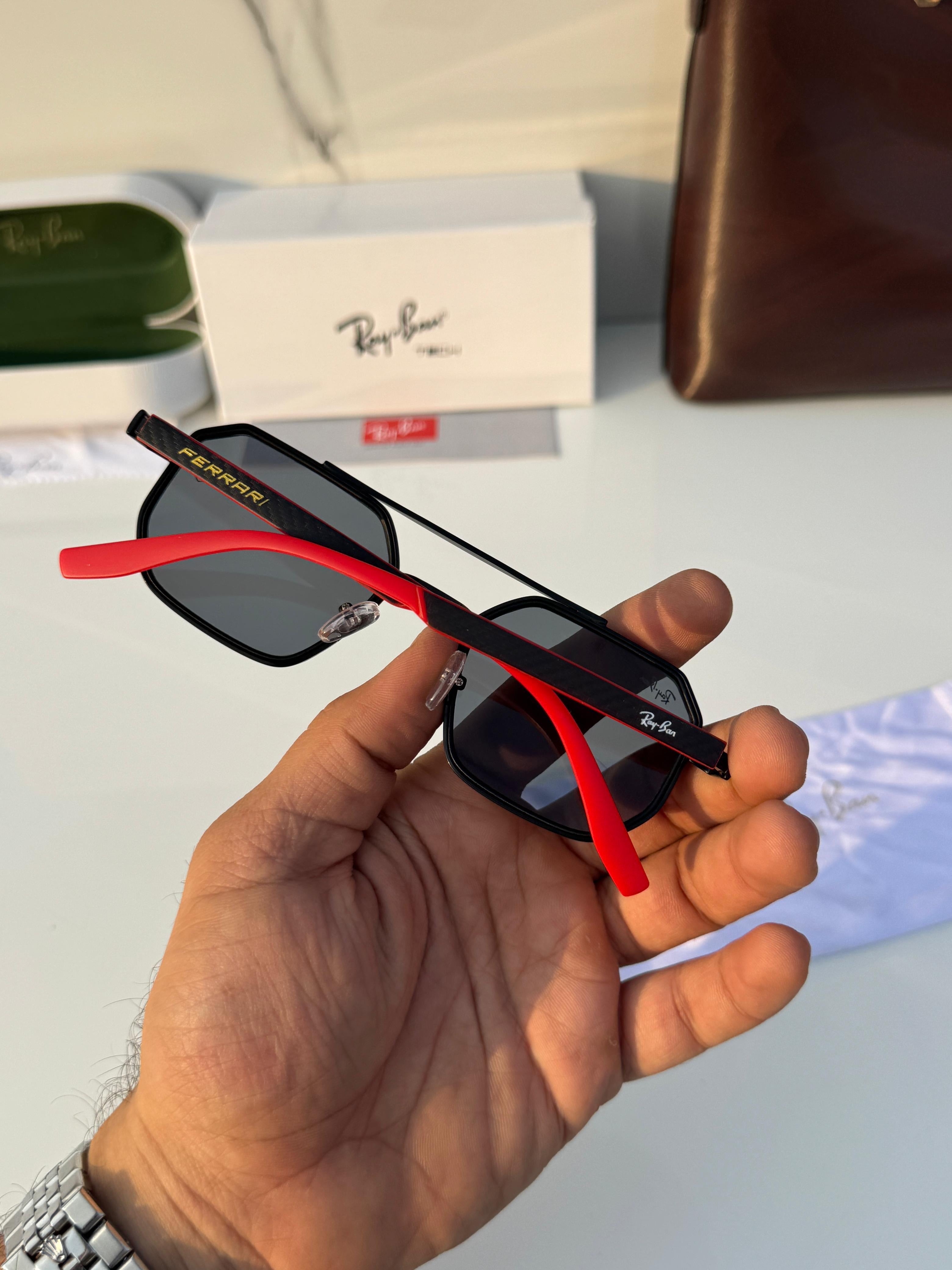 GLASS 8820
