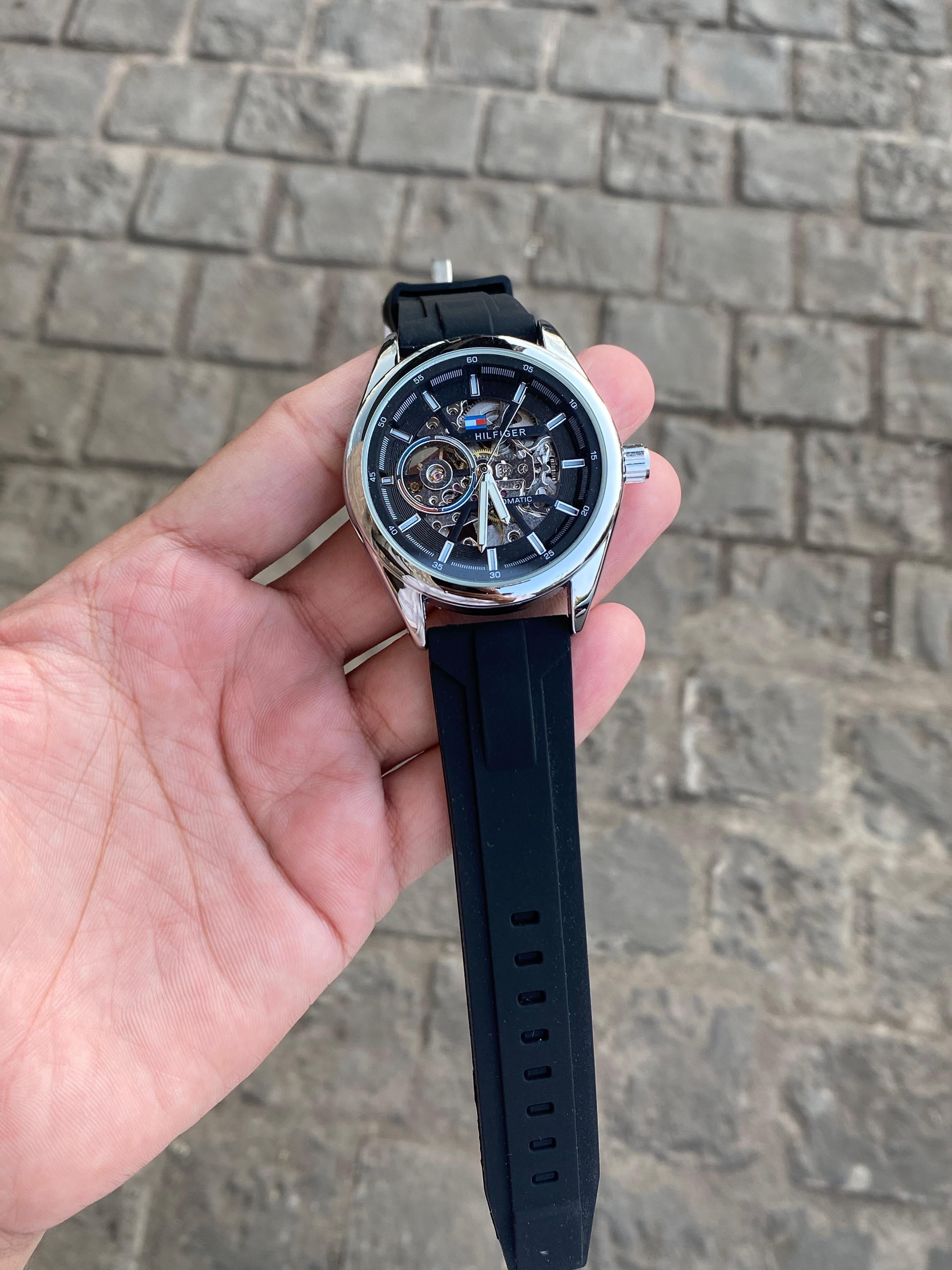 WATCH 070