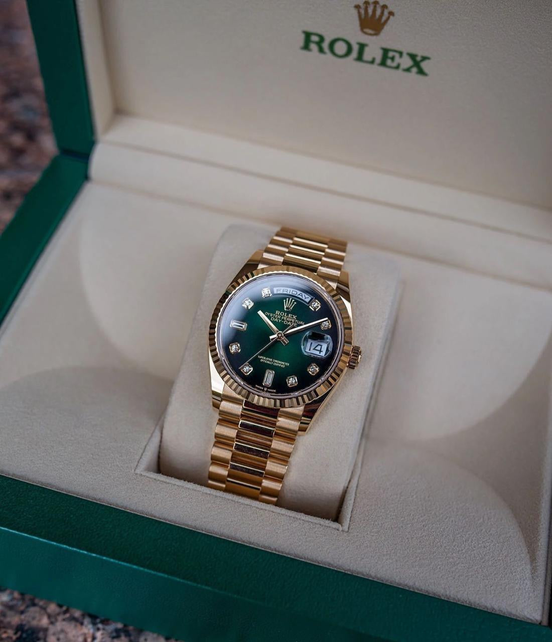 WATCH DAY - DATE