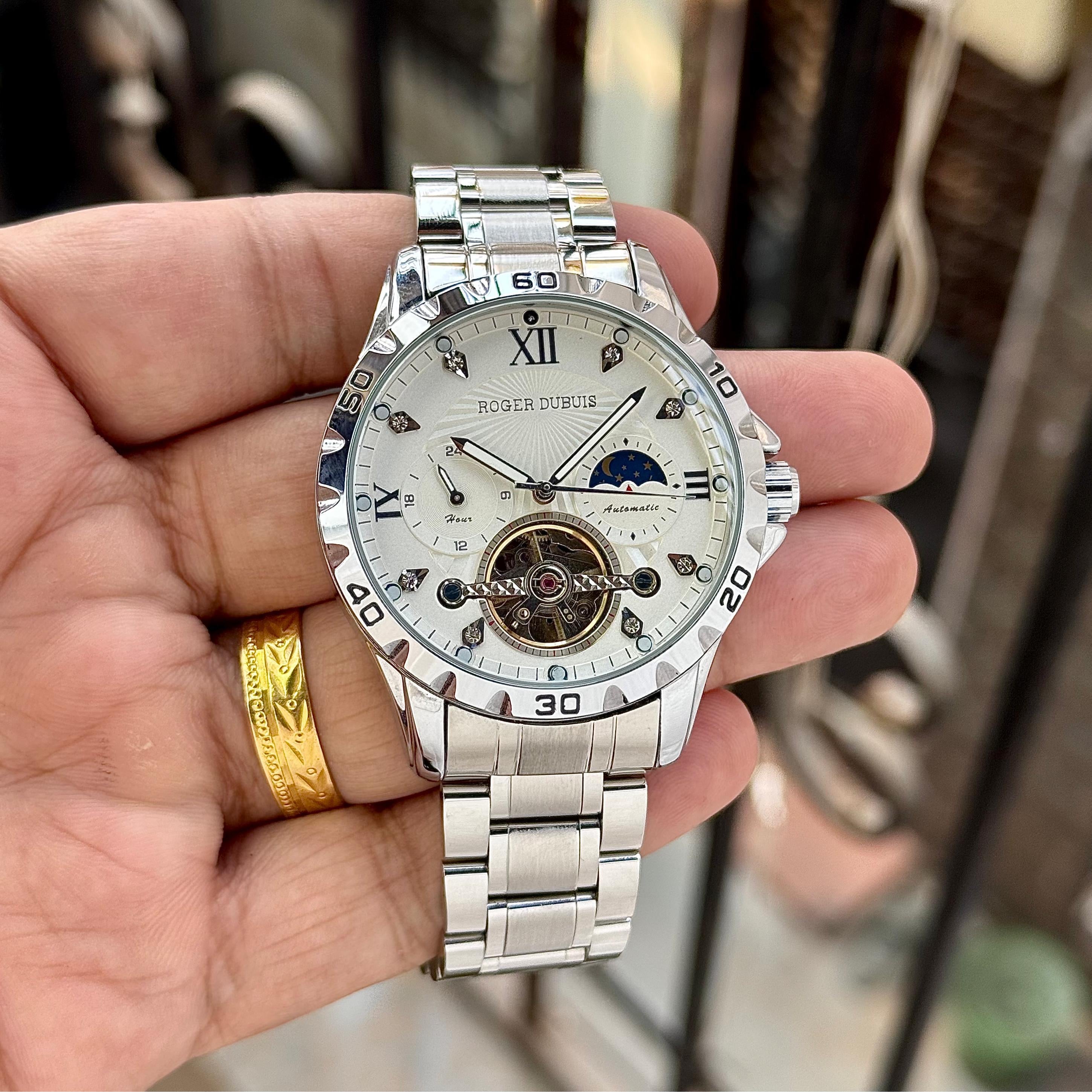 WATCH 153