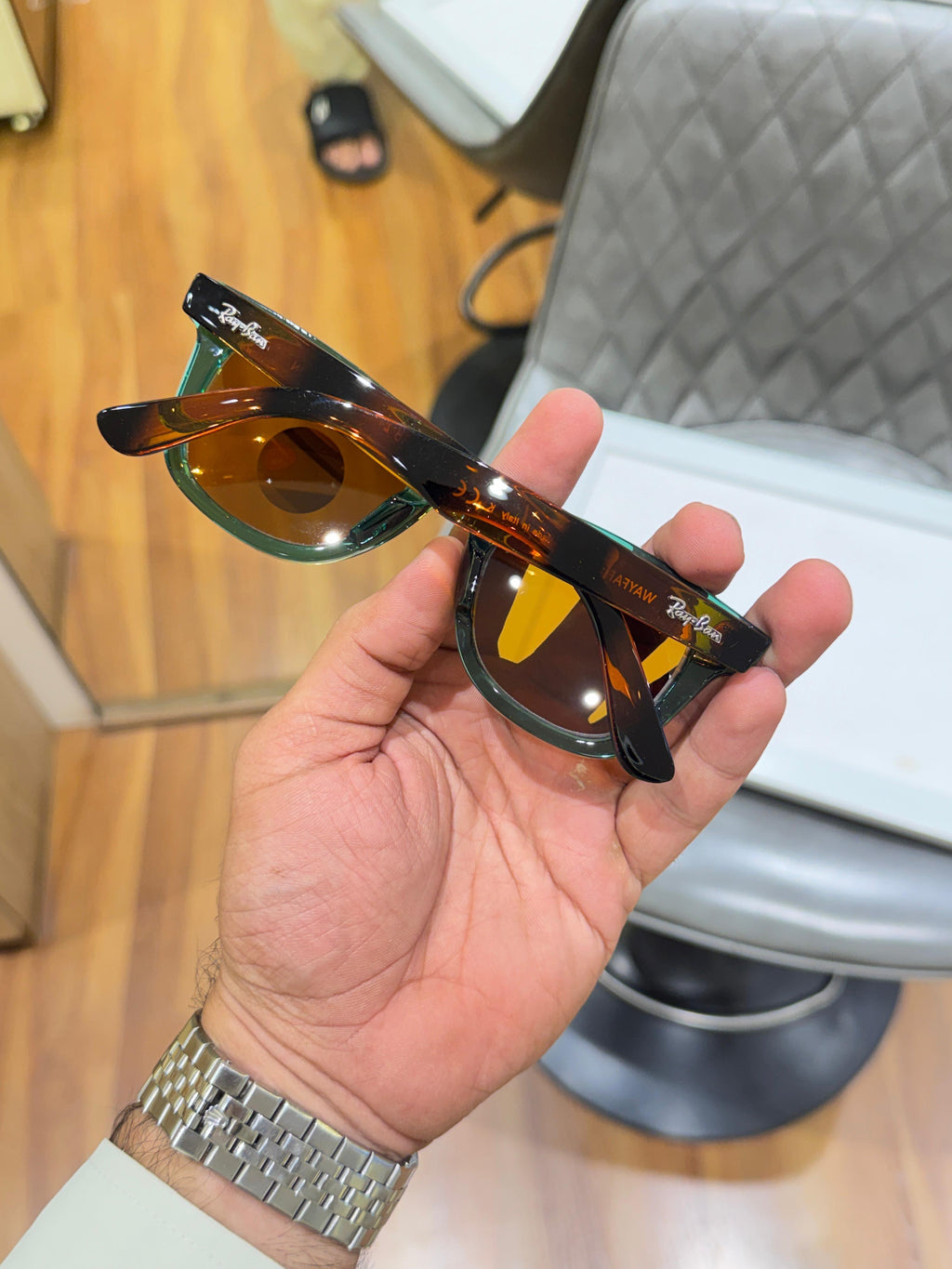 GLASS 0001