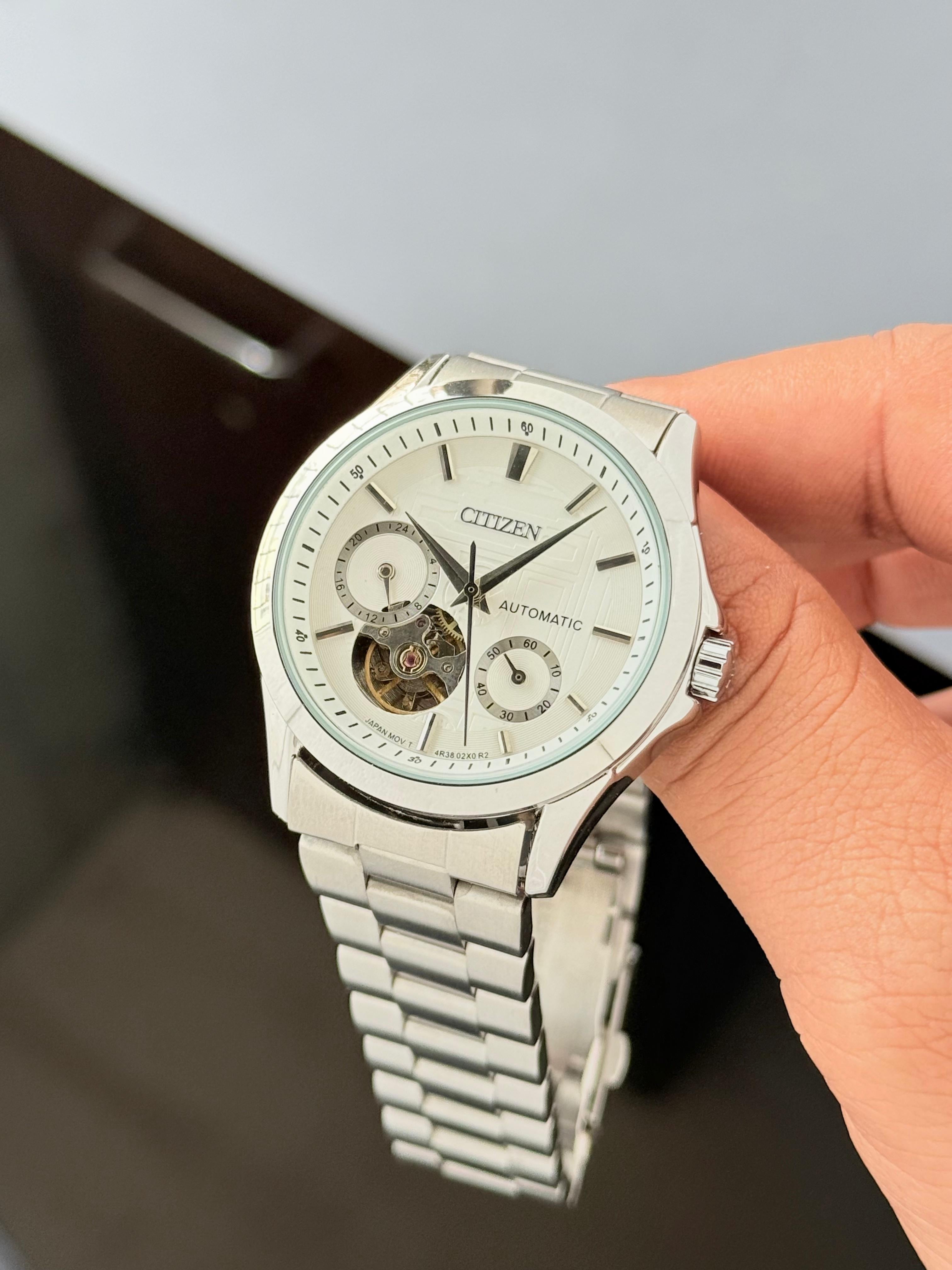 WATCH 122