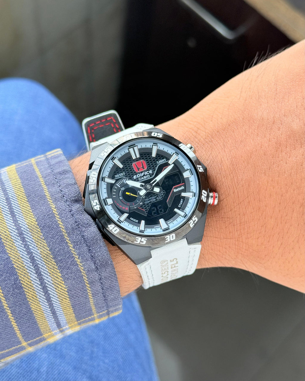WATCH 030
