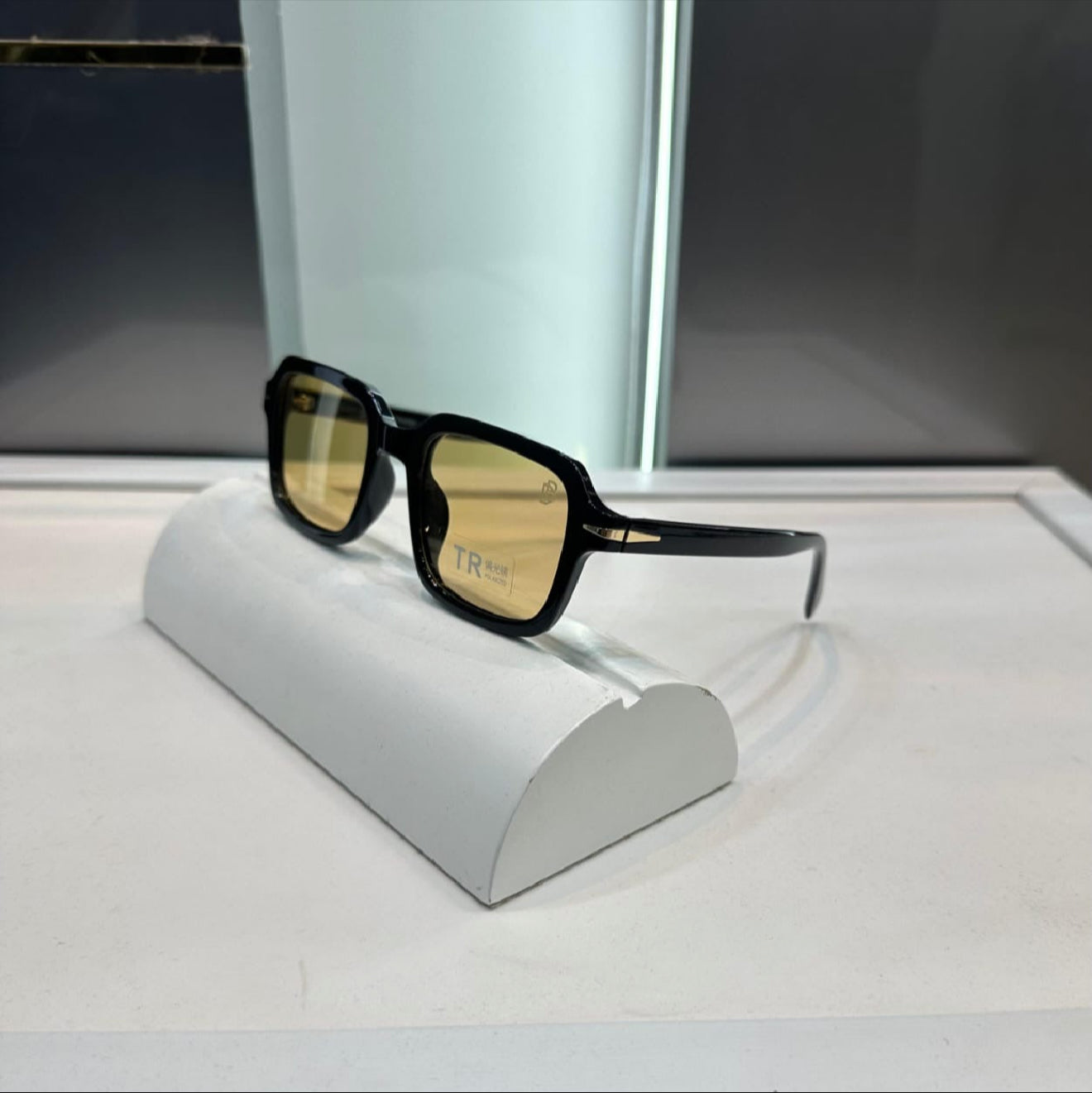 GLASS 9797