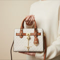 BAG 007