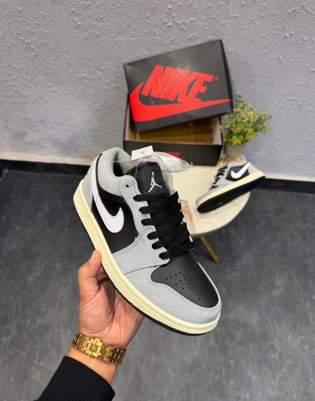 RETRO 1 lOW REVERSE SHADOW