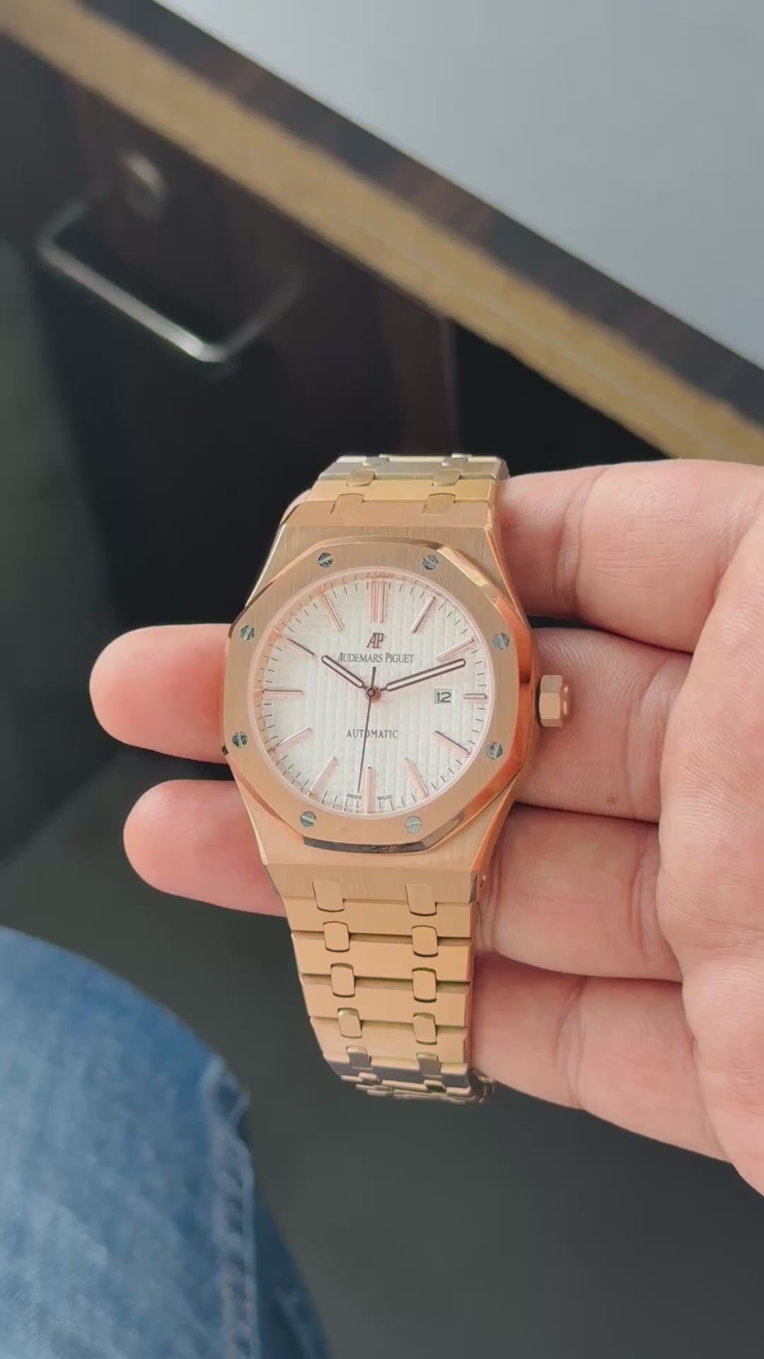 WATCH AP