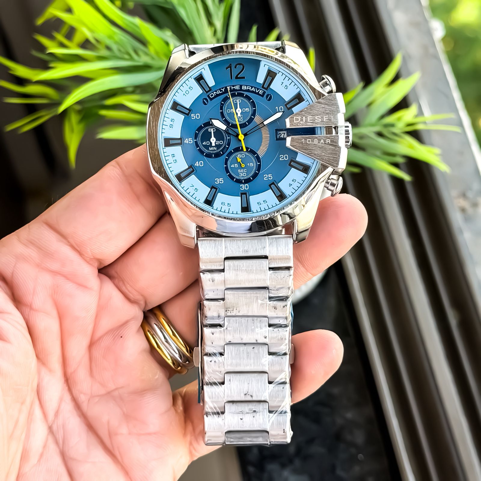 WATCH 10BAR